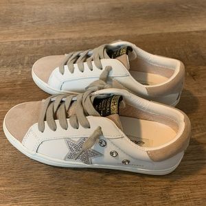 Vintage Havana sneakers size 6